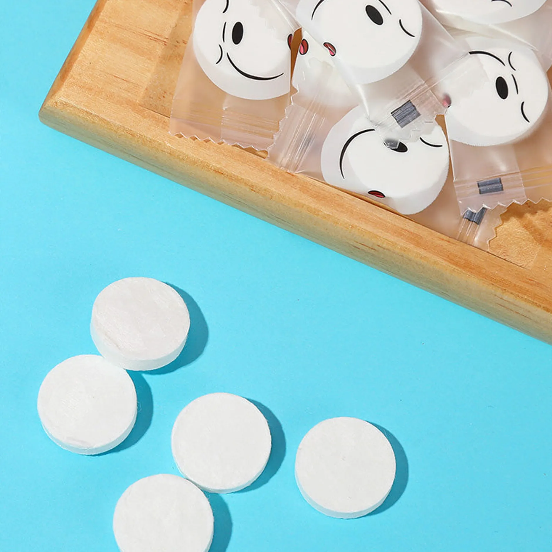 MINISO 40 Maschere Facciali Bianche Di We Bare Bears Outlet